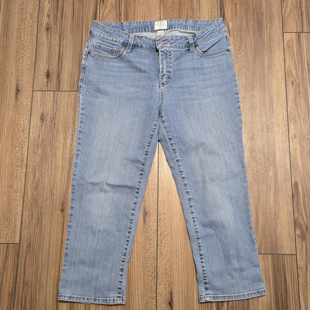 St Johns‎ Bay Women Light Wash Cropped Bootcut Jeans Size 12